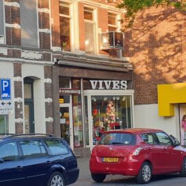 Boek- en Kantoorboekhandel Vives