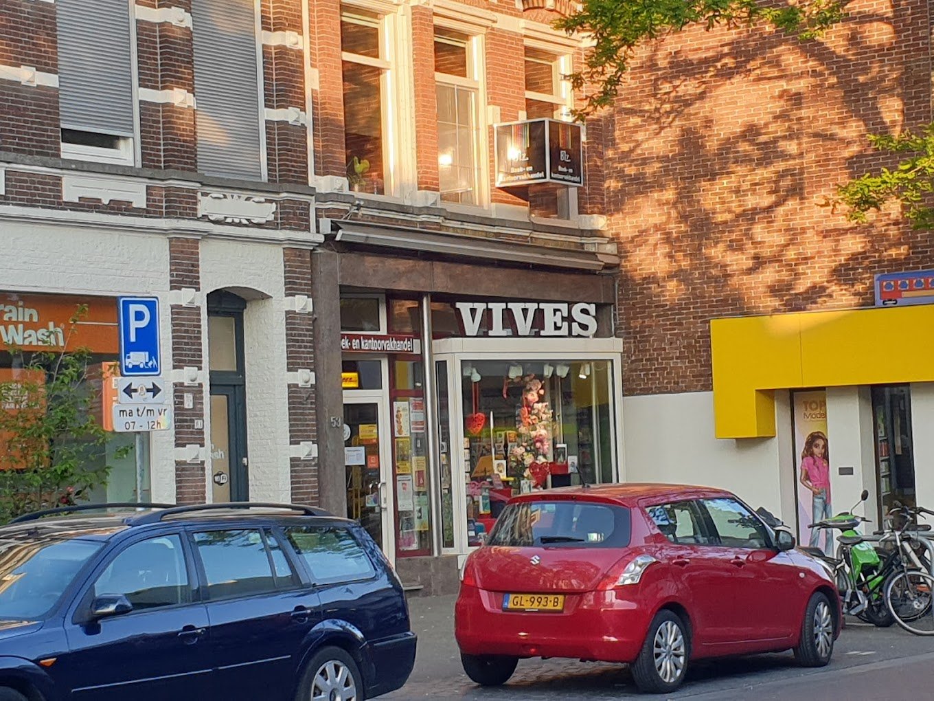 Boek- en Kantoorboekhandel Vives - Breda