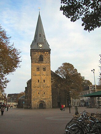 Enschede — Toren met klok in stadscentrum