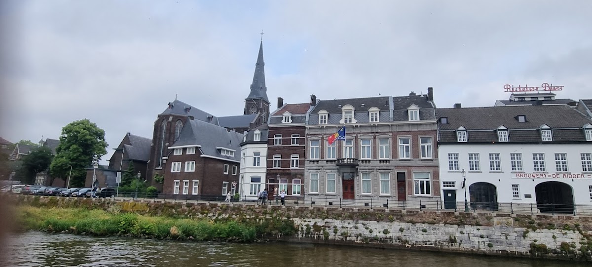 Maastricht — Maastricht met brug en kathedraal