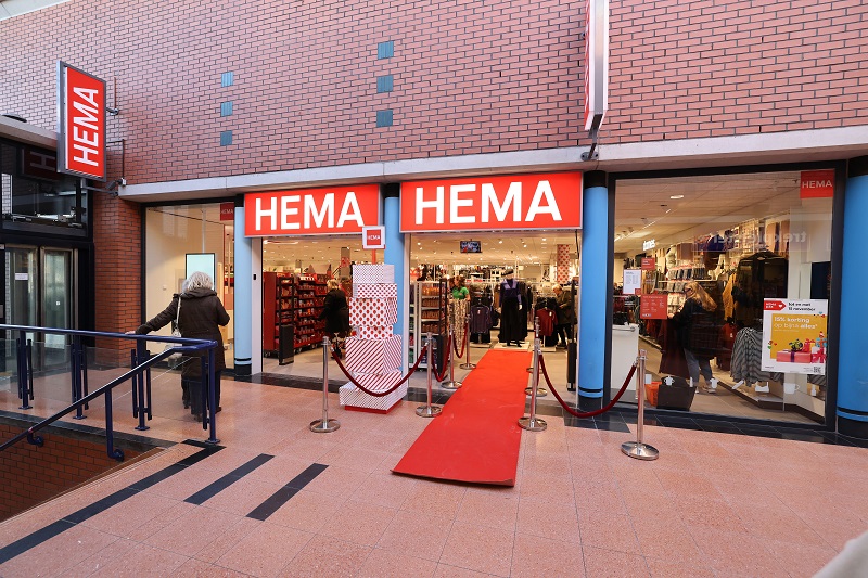 HEMA Barendrecht-Centrum — HEMA winkel voorkant met rode looppad