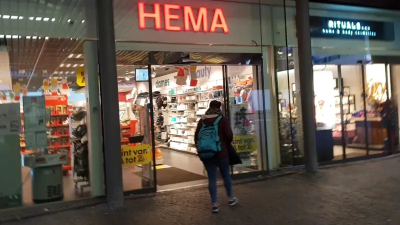 HEMA Station Amsterdam Zuid WTC — foto 8