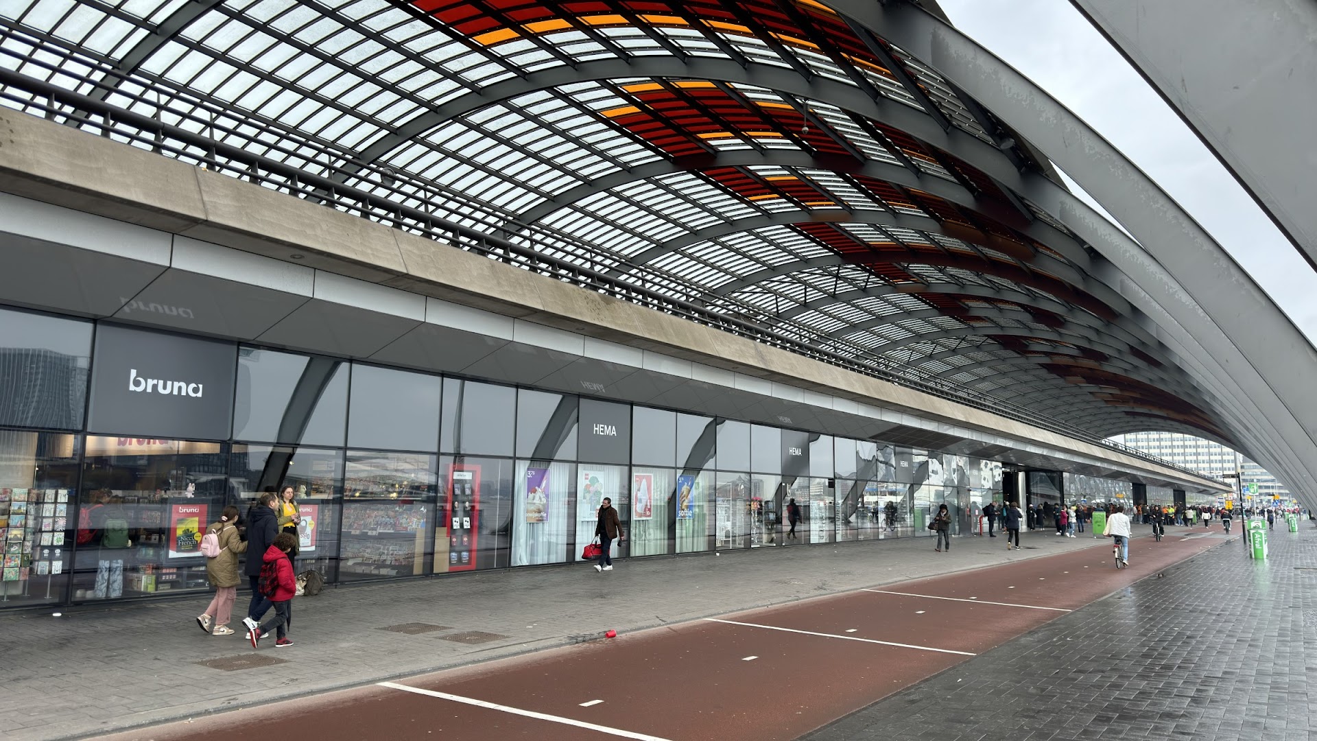 HEMA Station Amsterdam Zuid WTC — foto 8