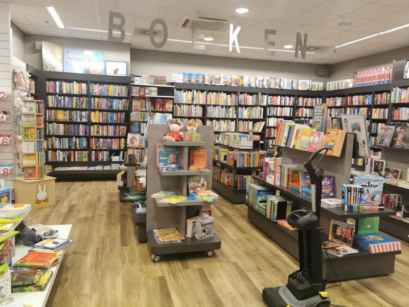 Kantoor & Boekhandel KEES (Middenburcht) — foto 6