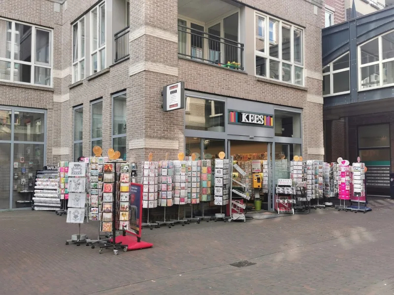 Kantoor & Boekhandel KEES (Middenburcht) — foto 3