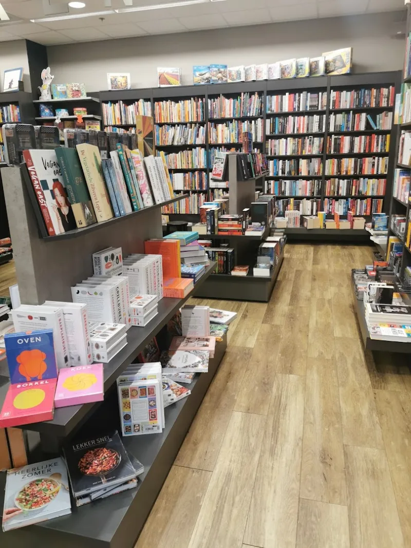 Kantoor & Boekhandel KEES (Middenburcht) — foto 4