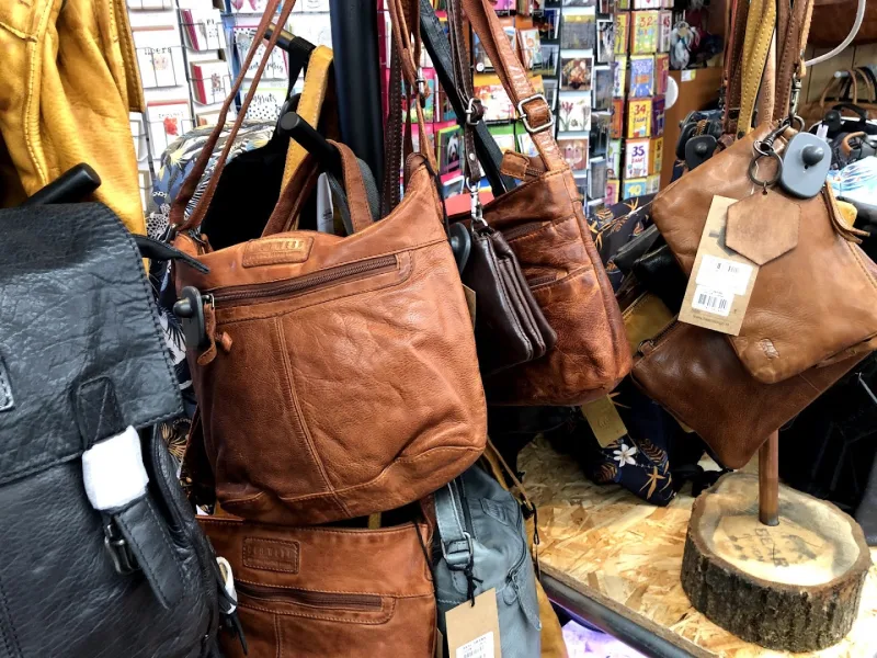 Boek- en Kantoorboekhandel Schellen — foto 4