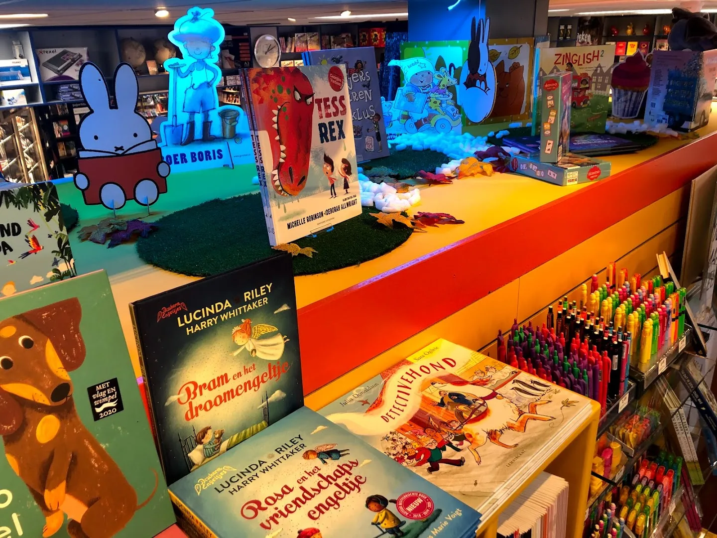Boek- en Kantoorboekhandel Schellen — foto 5