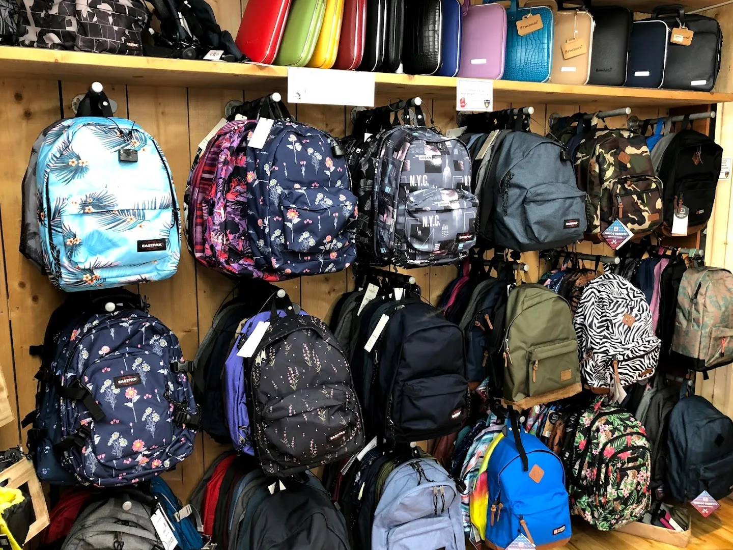 Boek- en Kantoorboekhandel Schellen — foto 7
