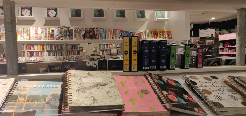 Kantoor & Boekhandel KEES (Ella Fitzgeraldplein) — foto 10