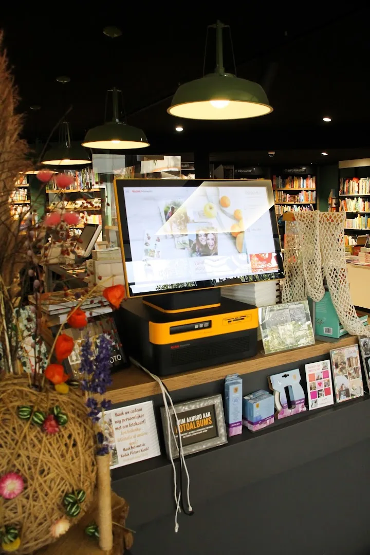 Boek- en Kantoorboekhandel Oonk — foto 5