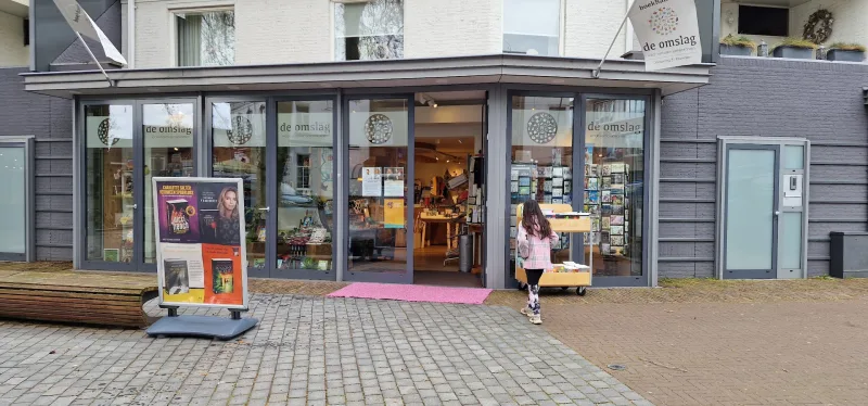 Boekhandel De Omslag — foto 1