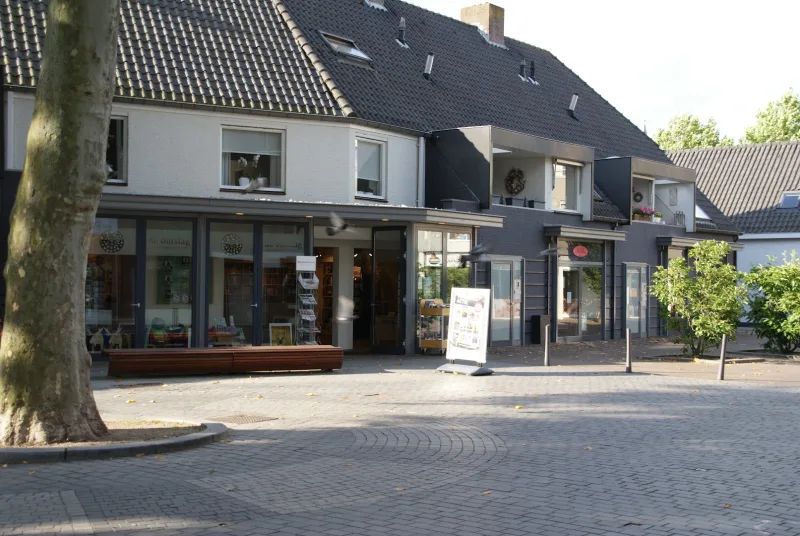 Boekhandel De Omslag — foto 7