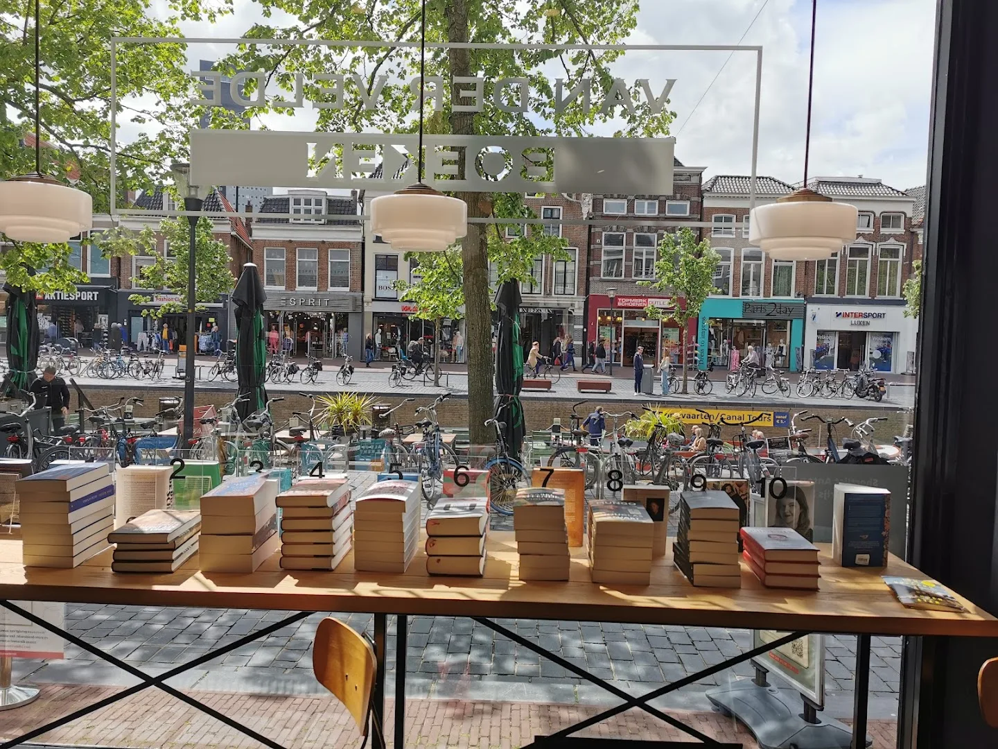 Van der Velde Boeken Leeuwarden — foto 6