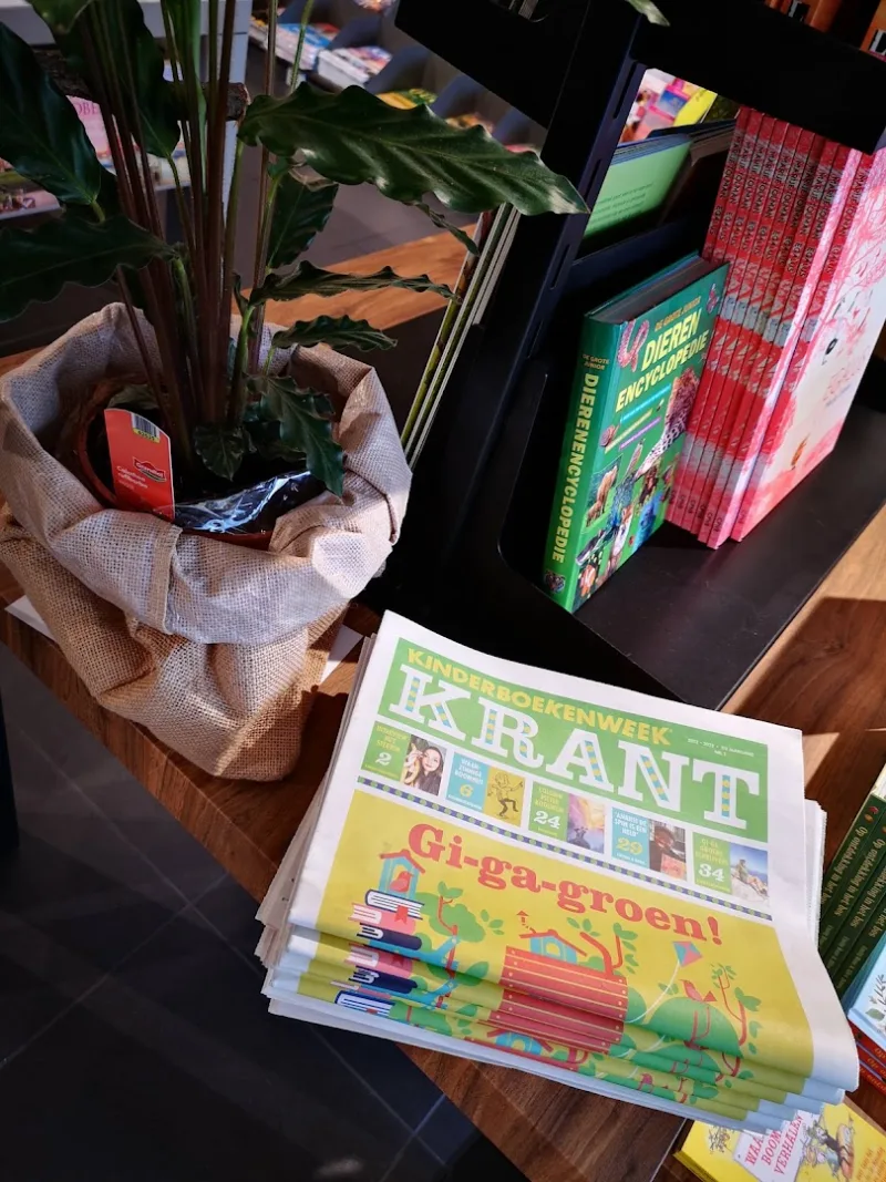 Boekwinkel Omlo — foto 11
