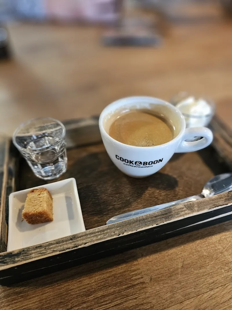 Van der Meer @ Brownies & Downies Katwijk (afhaalpunt, vooraf betaalde bestellingen) — foto 4