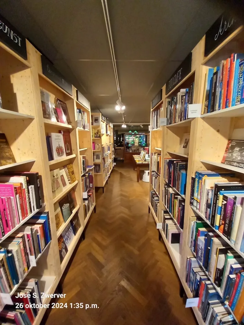 Van der Velde Boeken Groningen Grote Markt — foto 4