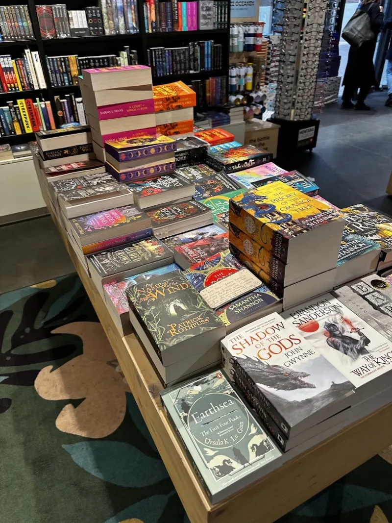 Van der Velde Boeken Groningen Grote Markt — foto 5
