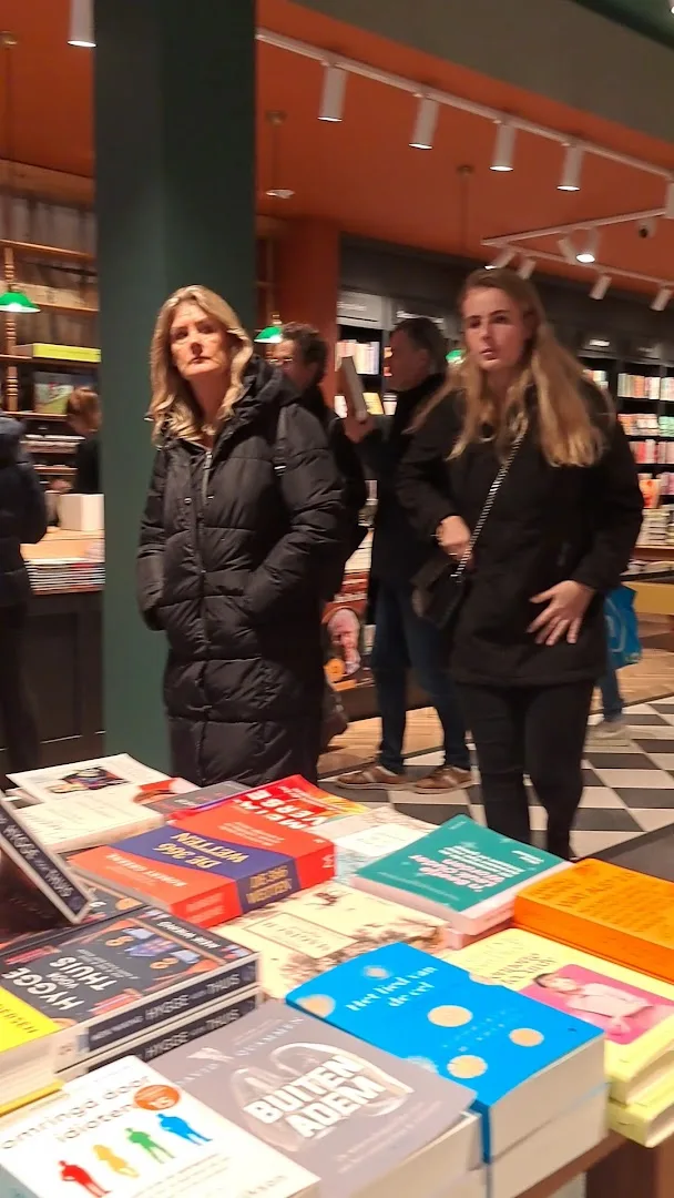 Van der Velde Boeken Groningen A-kerkhof — foto 6
