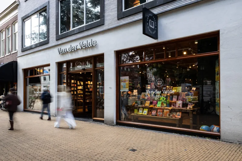 Van der Velde Boeken Groningen A-kerkhof — foto 5