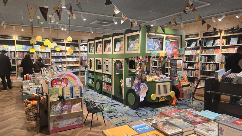 Van der Velde Boeken Groningen A-kerkhof — foto 4