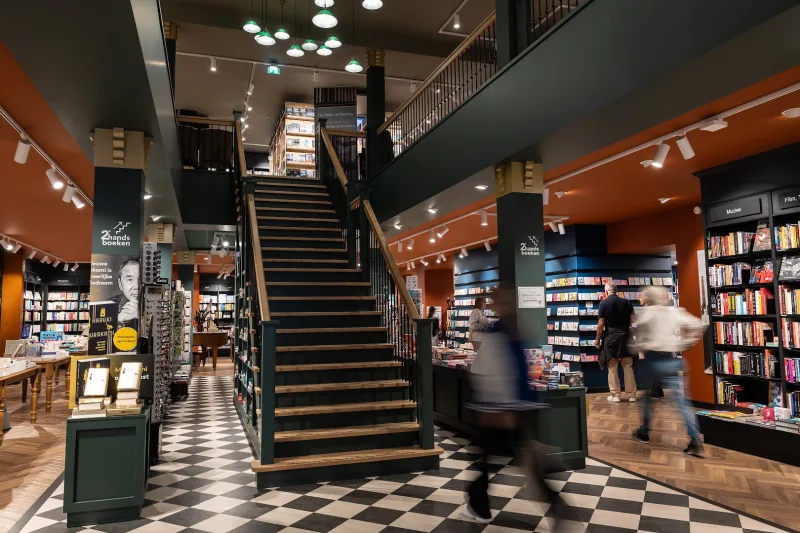 Van der Velde Boeken Groningen A-kerkhof — foto 2