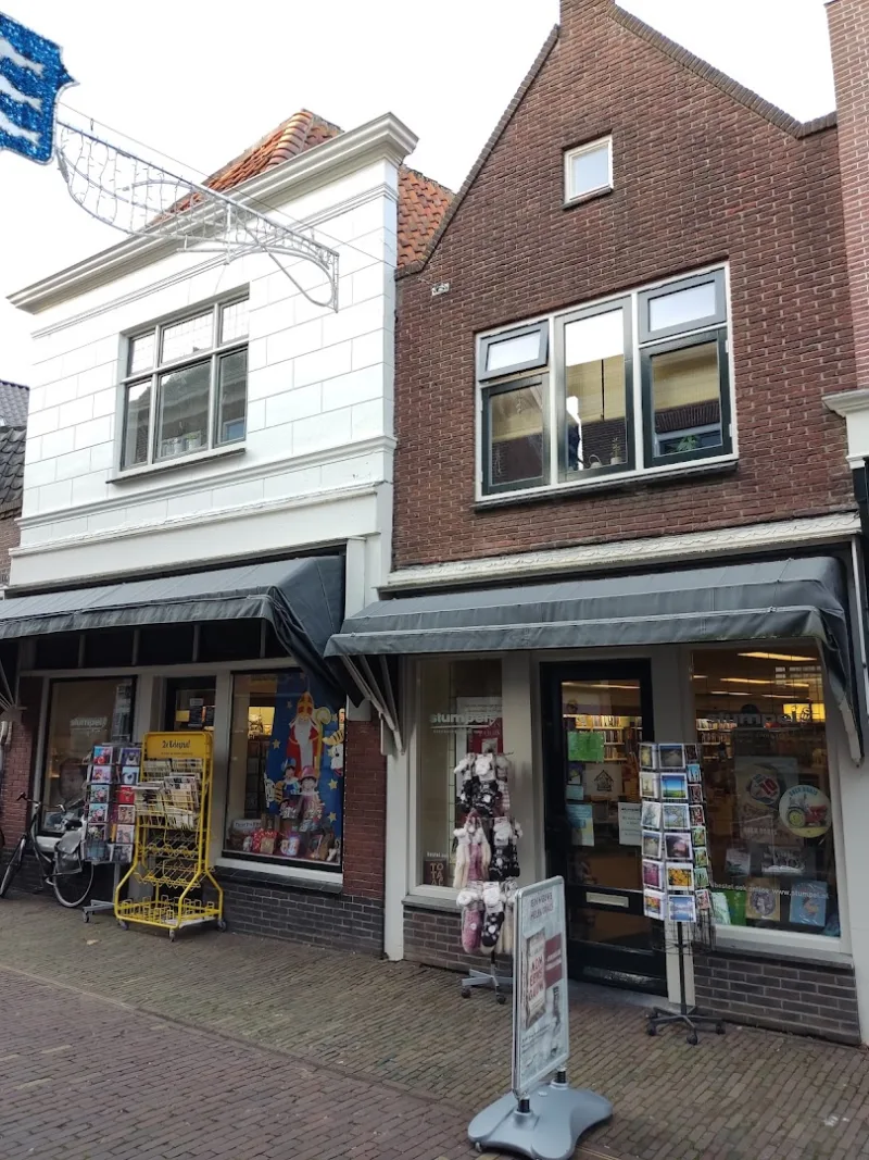 Boekhandel Stumpel Enkhuizen — foto 5