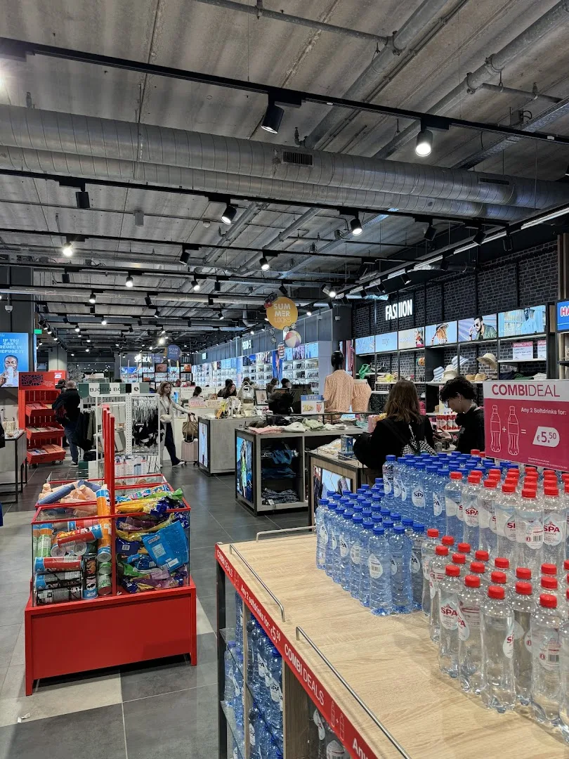 Relay Eindhoven Airport — foto 4