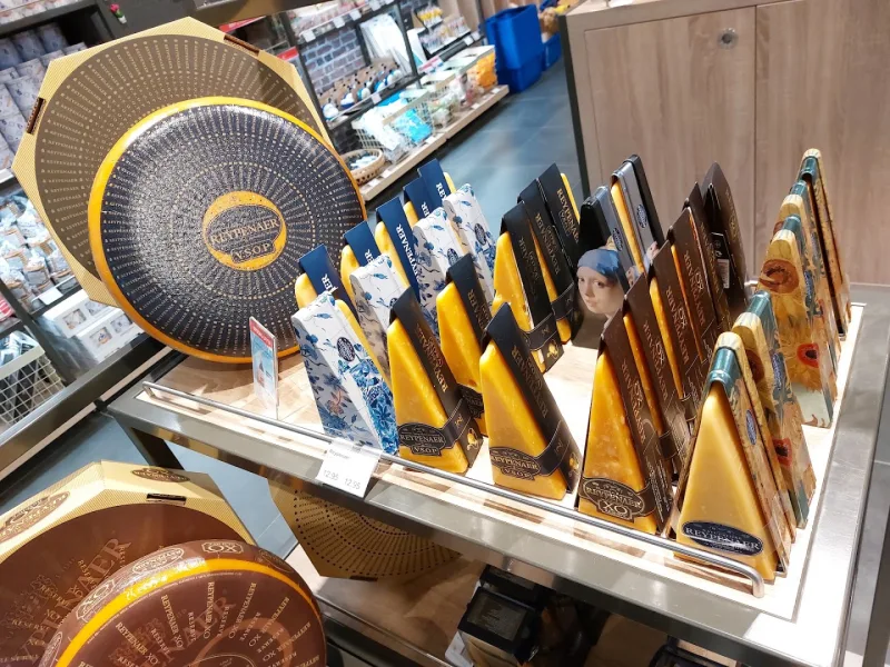 Relay Eindhoven Airport — foto 7