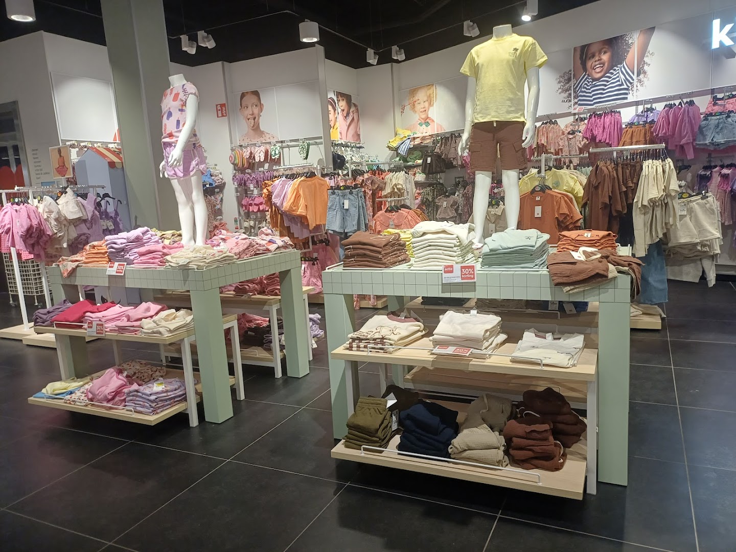 HEMA Tilburg Pieter Vreedeplein — foto 4