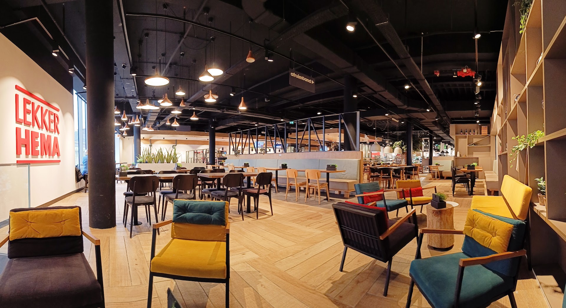 HEMA Tilburg Pieter Vreedeplein — foto 6