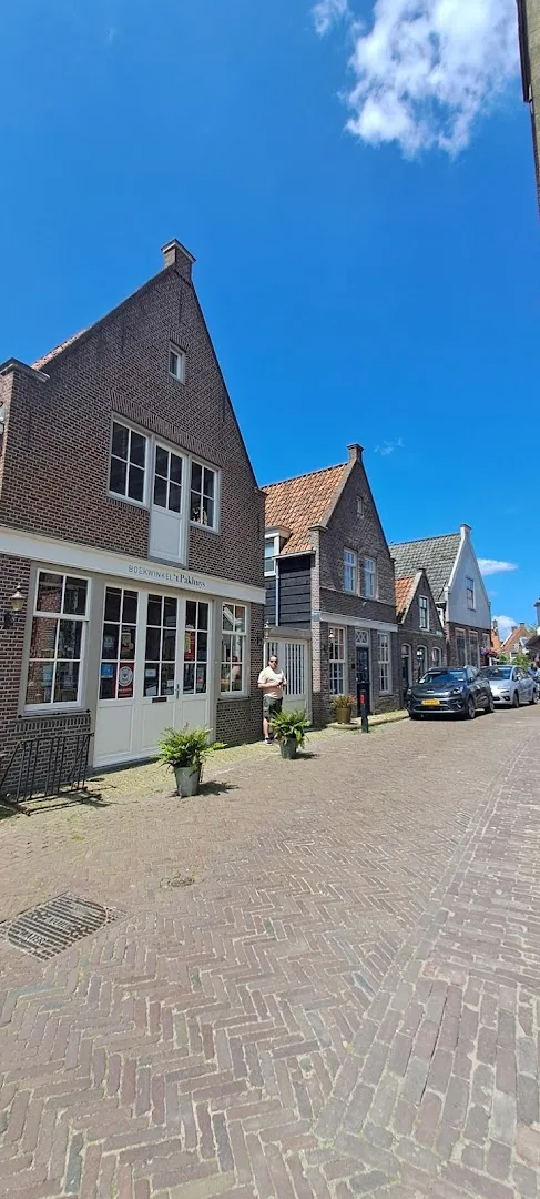 Boekwinkel 't Pakhuys — foto 10