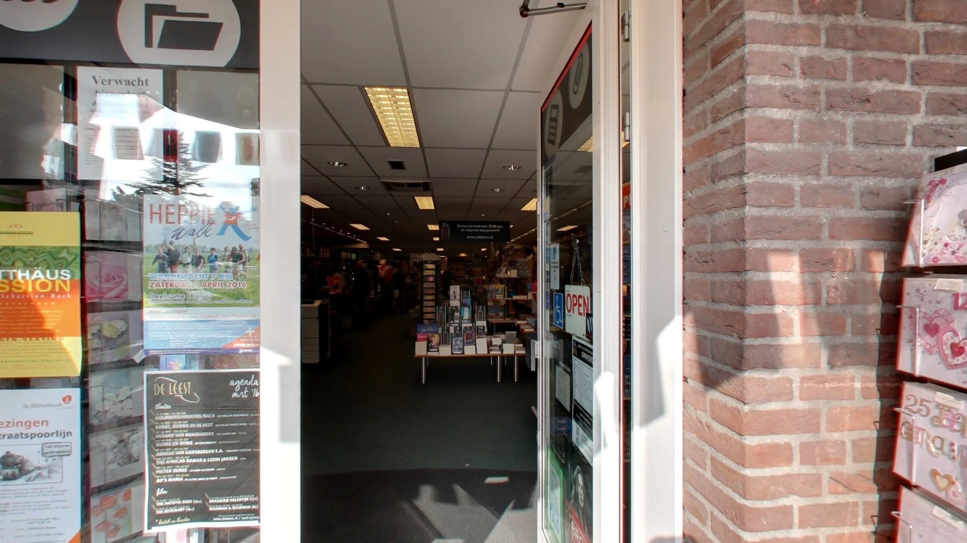 Boek- en Kantoorvakhandel Sikkers — foto 7