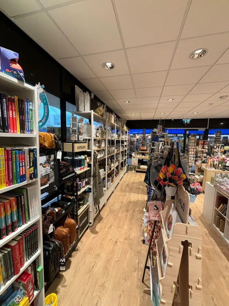 Boekhandel All you can give — foto 4