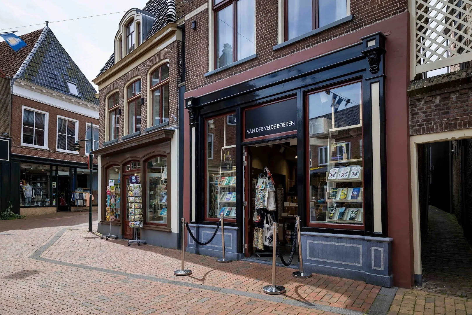 Van der Velde Boeken Dokkum — foto 1