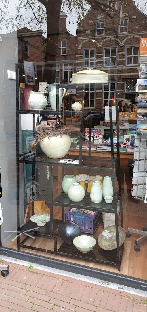 Boekhandel Tomey — foto 10
