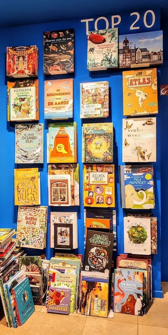 Boek- en Kantoorboekhandel Vives — foto 5