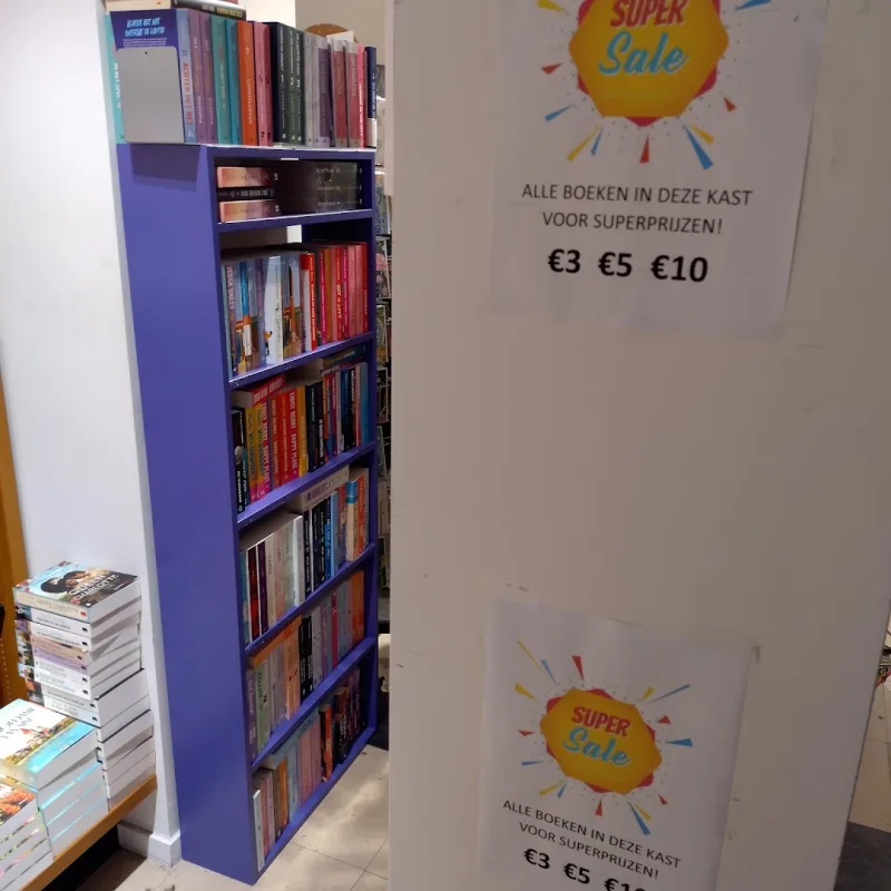 Boek- en Kantoorboekhandel Vives — foto 6