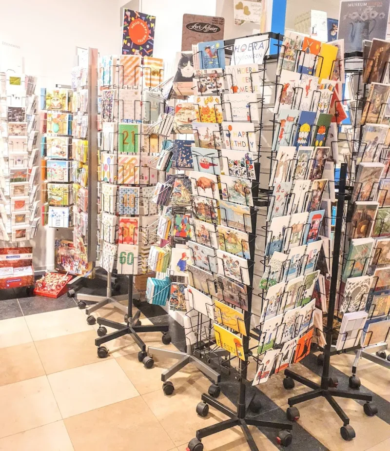 Boek- en Kantoorboekhandel Vives — foto 7
