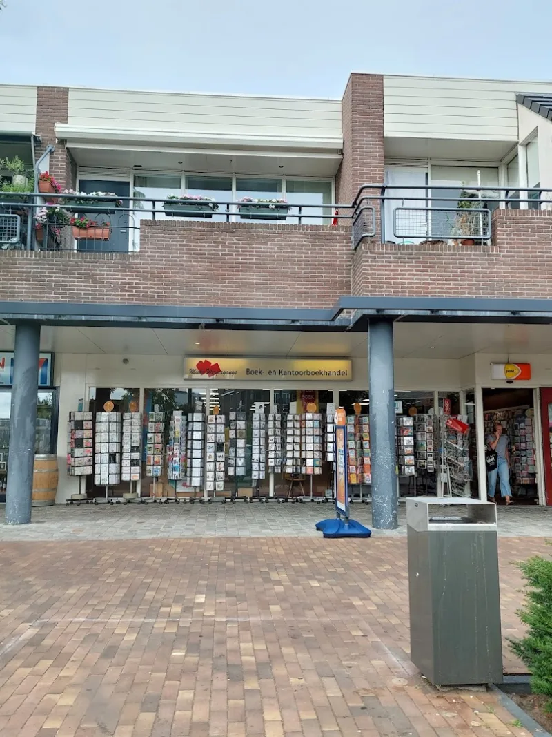 Boek- en Kantoorboekhandel Mieke Wijgergangs — foto 6