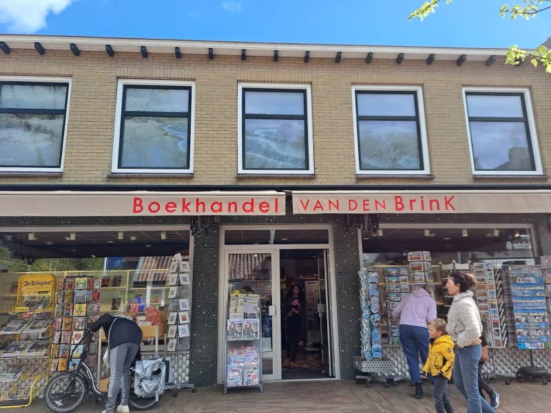 Boekhandel Van den Brink — foto 3