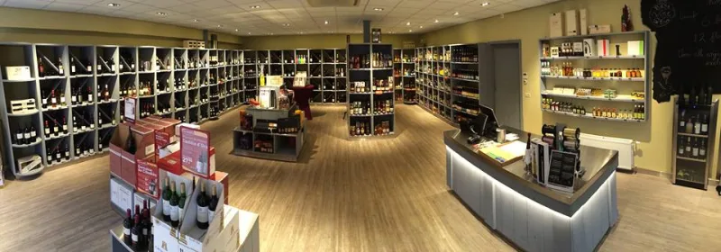 Wijnwinkel en slijterij Poldervaart — foto 1