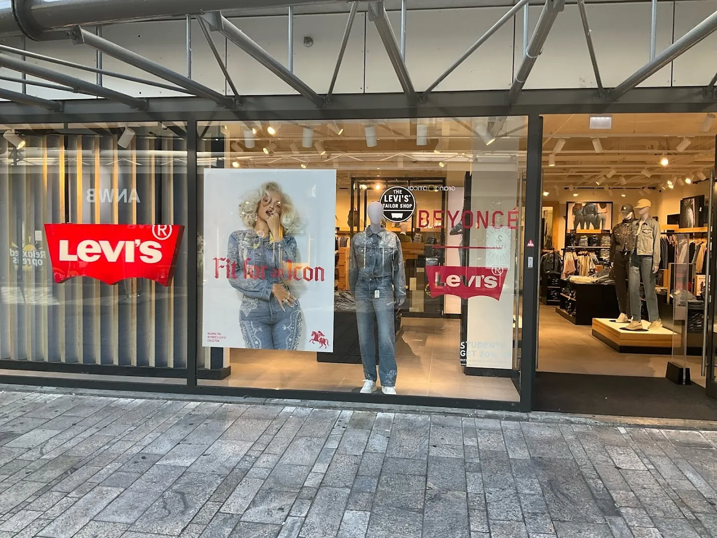 Levi's® Almere — foto 1