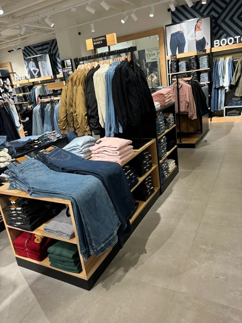 Levi's® Almere — foto 7