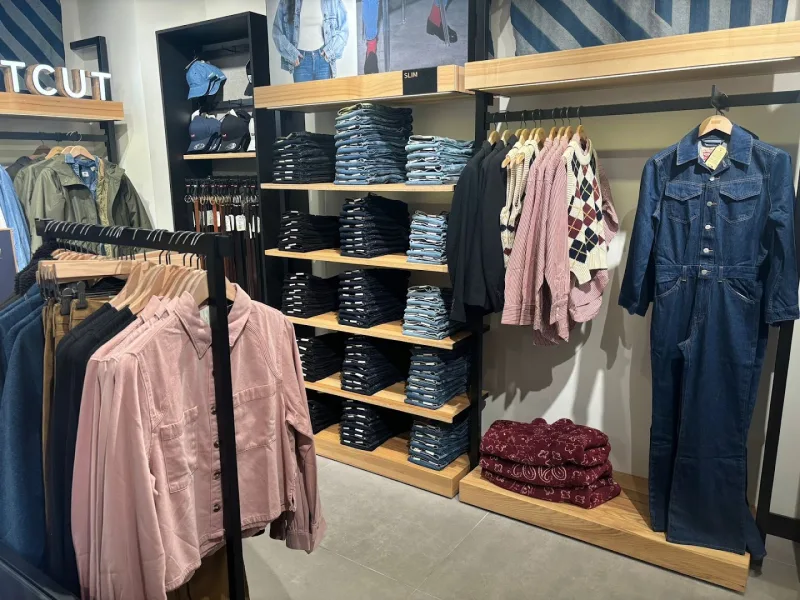Levi's® Almere — foto 1