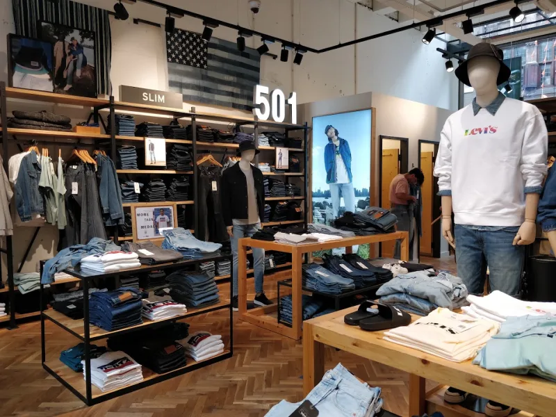 Levi's® Amsterdam Kalverstraat — foto 1