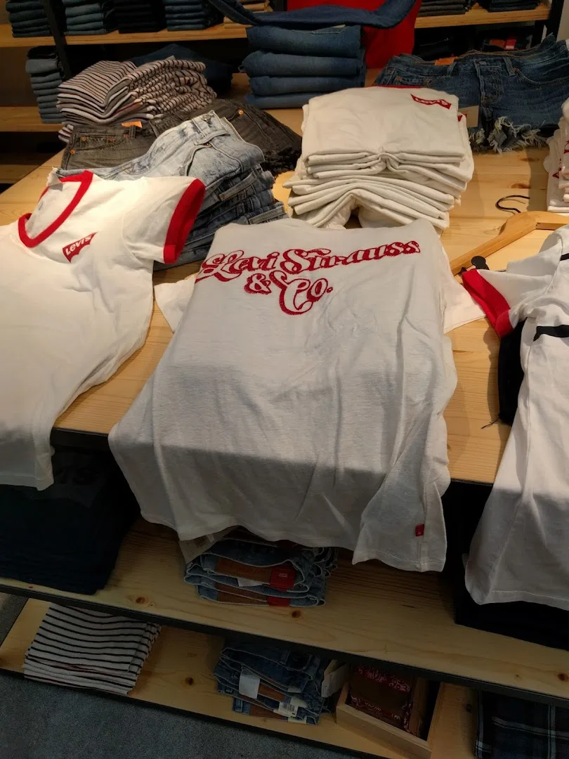 Levi's® Amsterdam Kalverstraat — foto 5