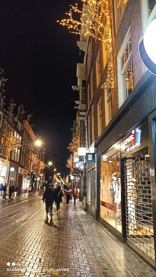 Levi's® Amsterdam Leidsestraat — foto 4