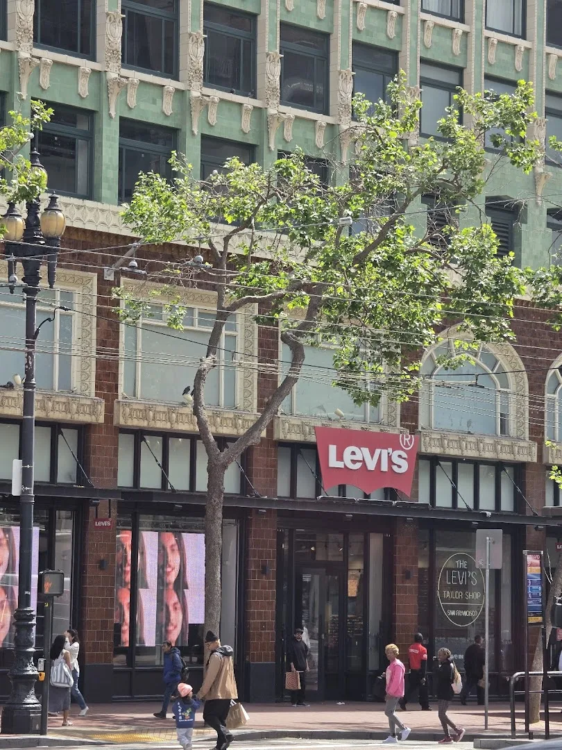 Levi's® Eindhoven — foto 1