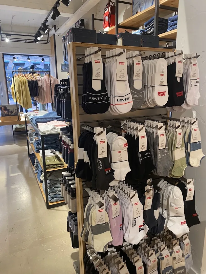 Levi's® Eindhoven — foto 3